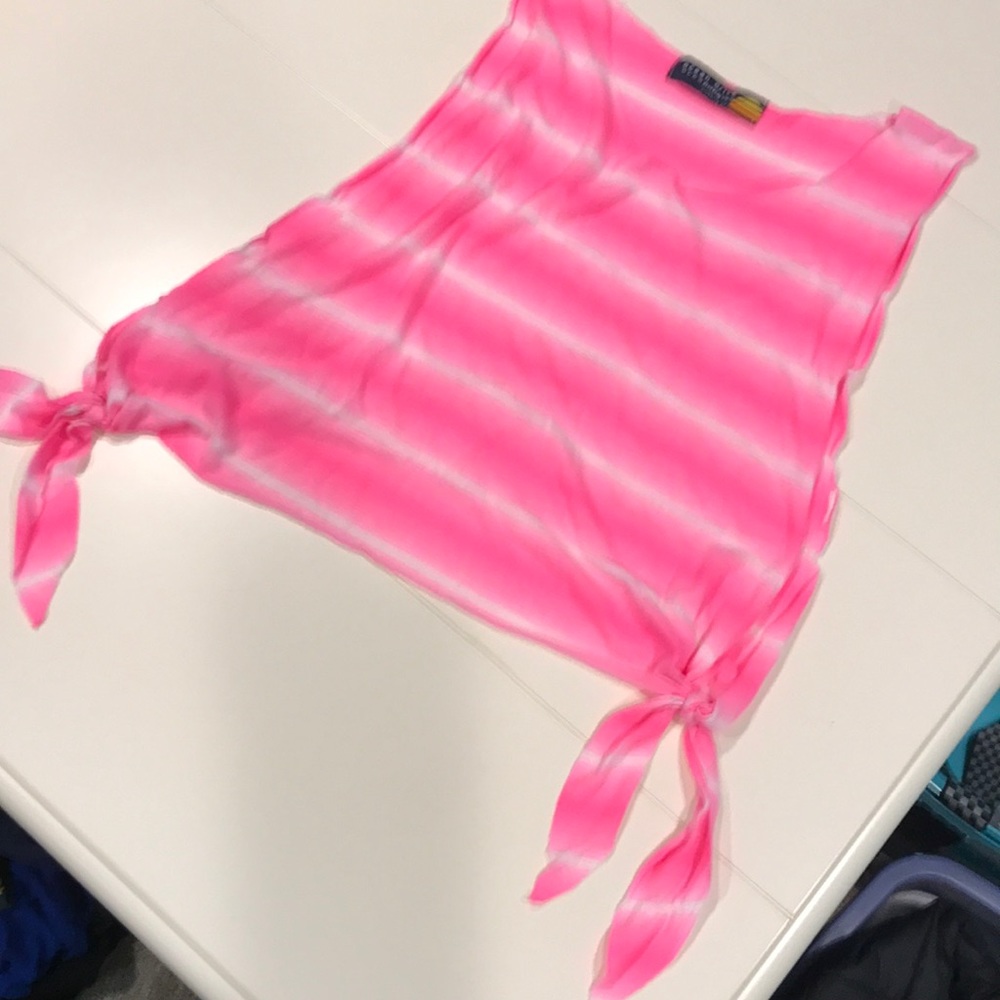 Super cute cut off tank with ties